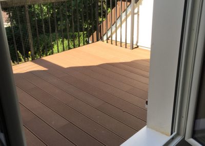 Aménagement d'un balcon extérieur en bois Île-de-France