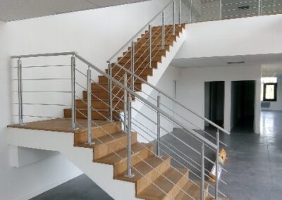 Réalisation escalier parquet blanc - Atmosphère travaux